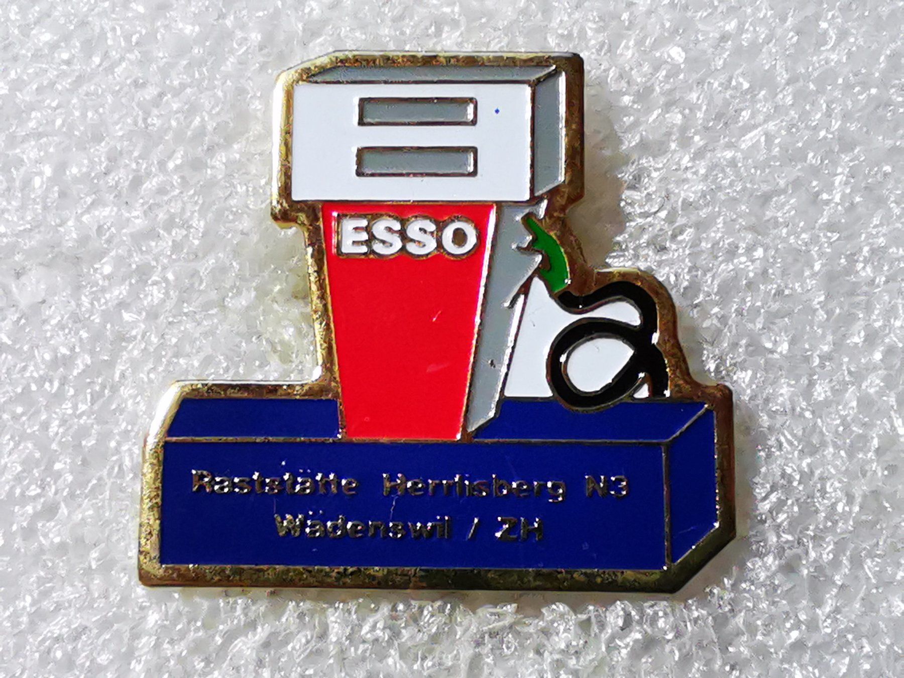 Plaquettes & Badges: Ansteckpin 44: Esso – D'occasion à Oppligen par Pin-Fall-Shop