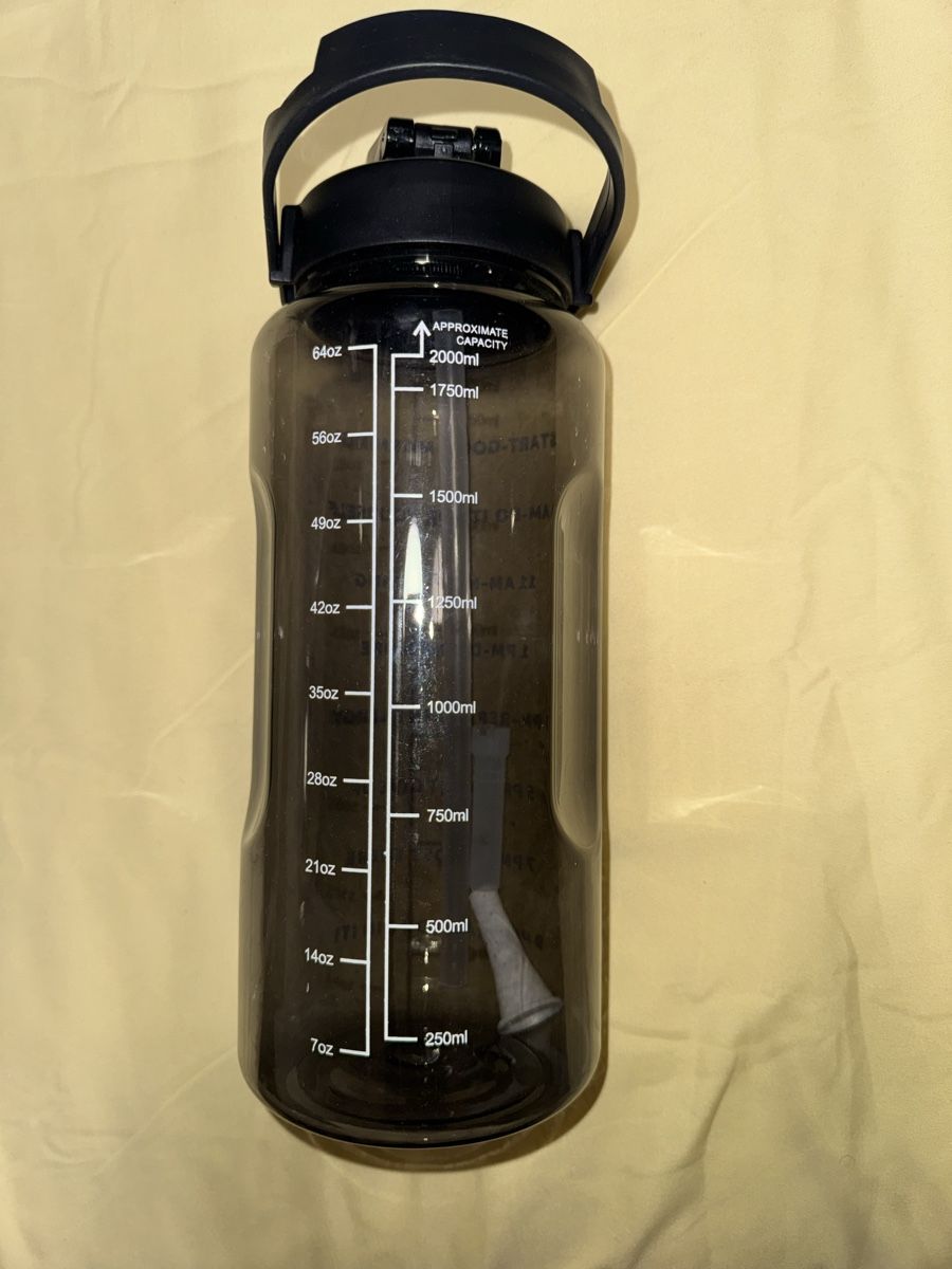 Borracce & Thermos: 2L Trinkflasche mit Trinkhalm & Zeitmarkierungen  – Nuovo (secondo la descrizione) da Bad Zurzach venduto da vit_rct6 1