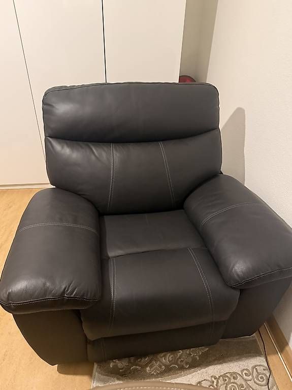 Sessel: Sessel  – Gebraucht aus Aesch BL von Amir-04red 2
