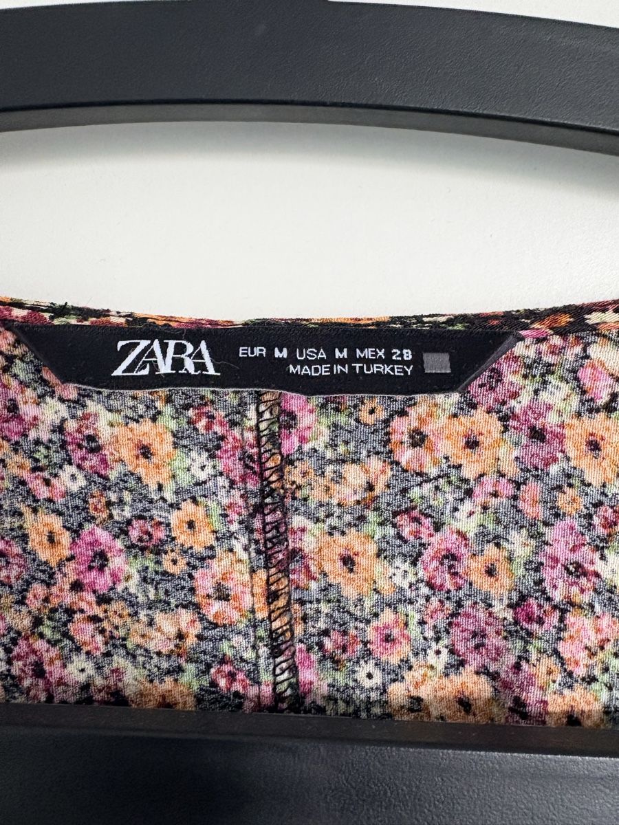 Zara Vestiti: Zara Kleid, Grösse M, Blumenmuster – Usato da Münchenstein venduto da Miresolese 3