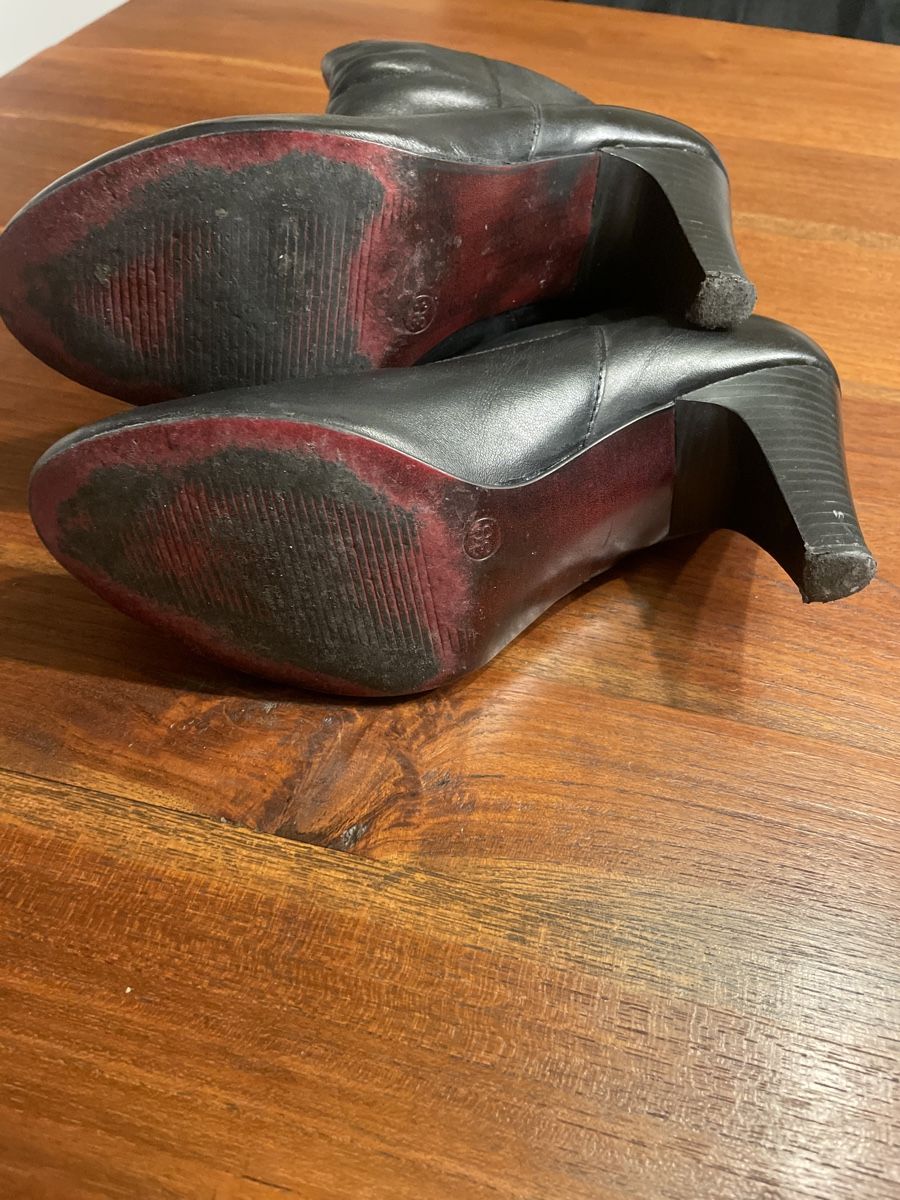 Scarpe da donna: Schwarze Leder Stiefeletten Gr. 38 – Usato da Engelburg venduto da Identity 5