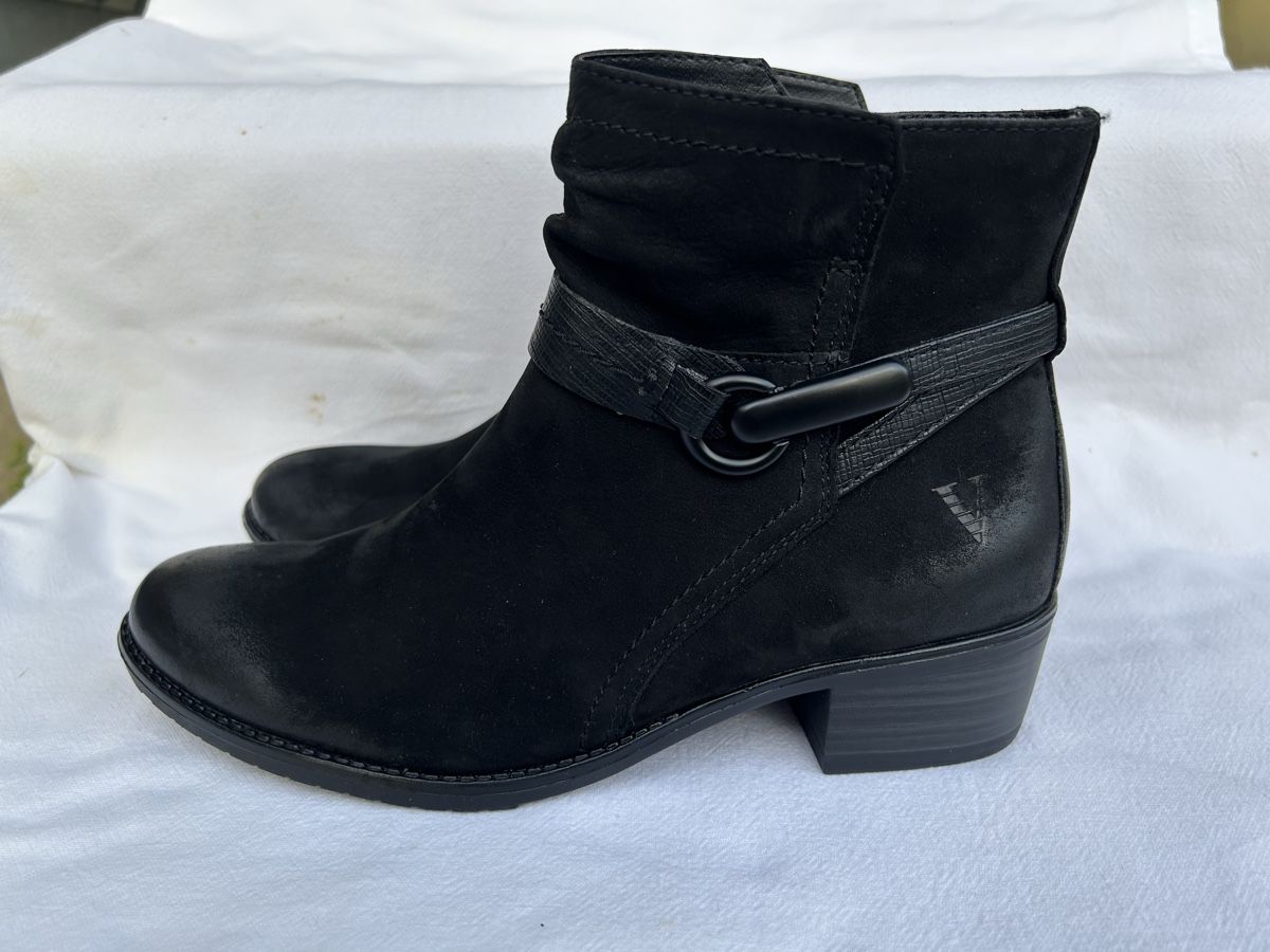 Damenschuhe: Leder Stiefelette Gr. 39 NEU – Neu und originalverpackt aus Aefligen von Bifi111