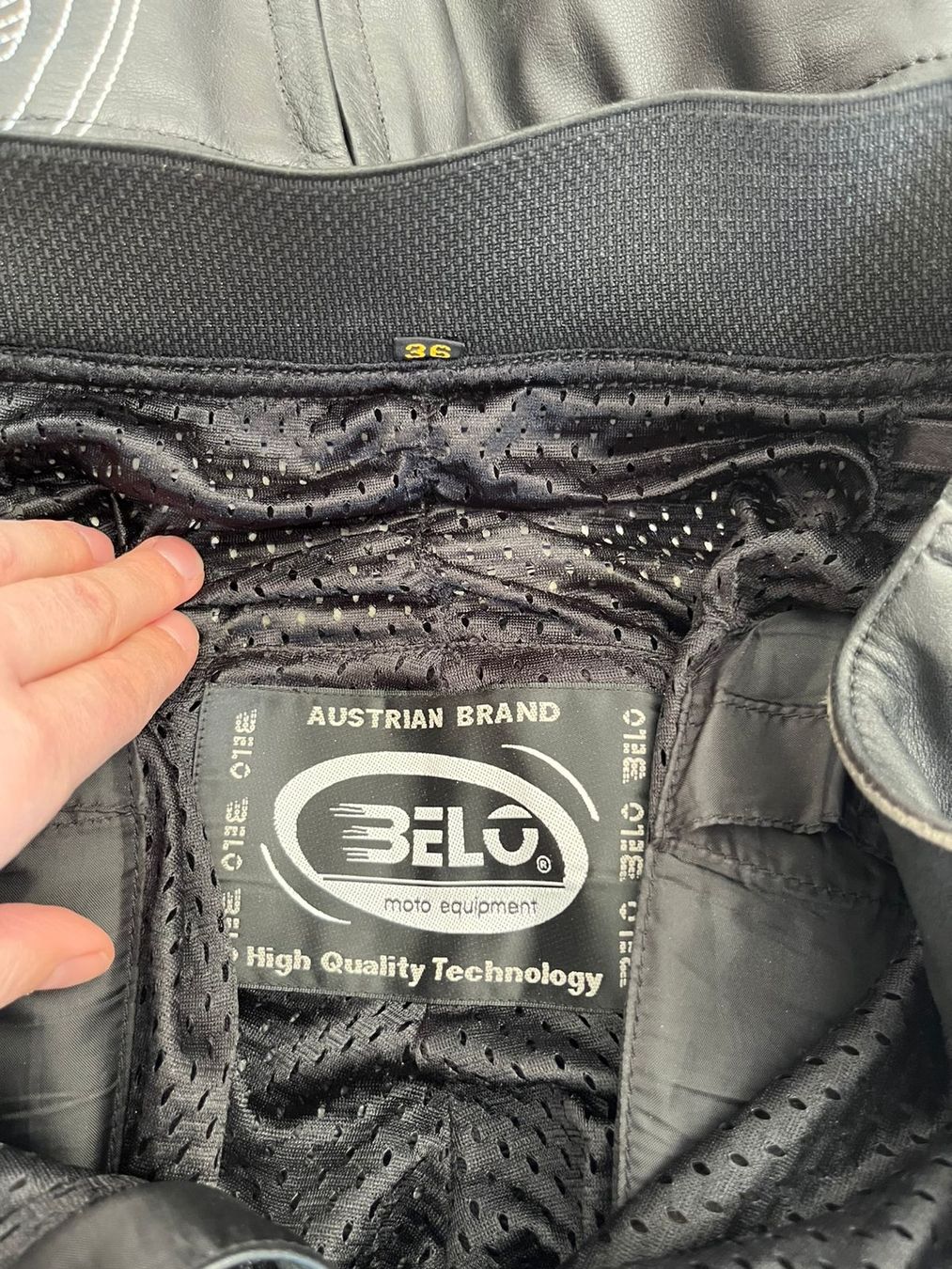 Ixon Completi & Tailleur: Motorrad Lederkombi – Usato da Kloten venduto da vanepit 7