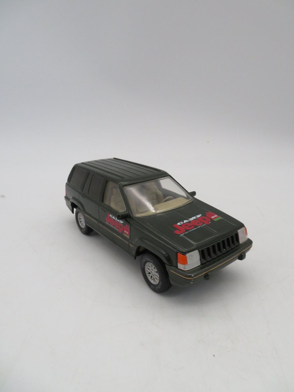 Jeep Modellini d'auto: Modellauto Jeep 1995 Camp Edition – Usato da Reinach BL venduto da WBZ-Flohmarkt 2