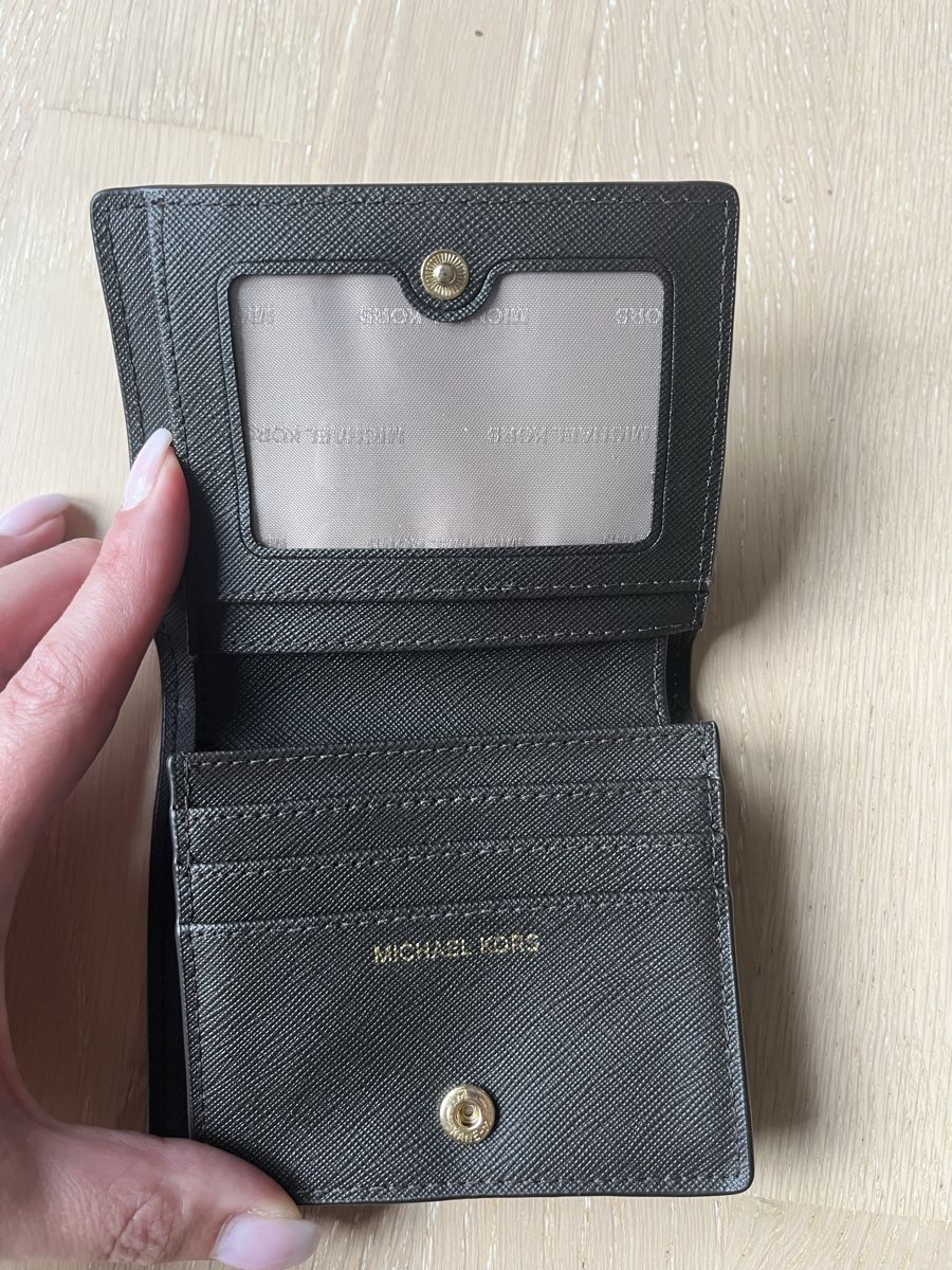 Michael Kors Portafogli: Portafoglio Michael Kors compatto – Usato da Cama venduto da lar_2rh9 1