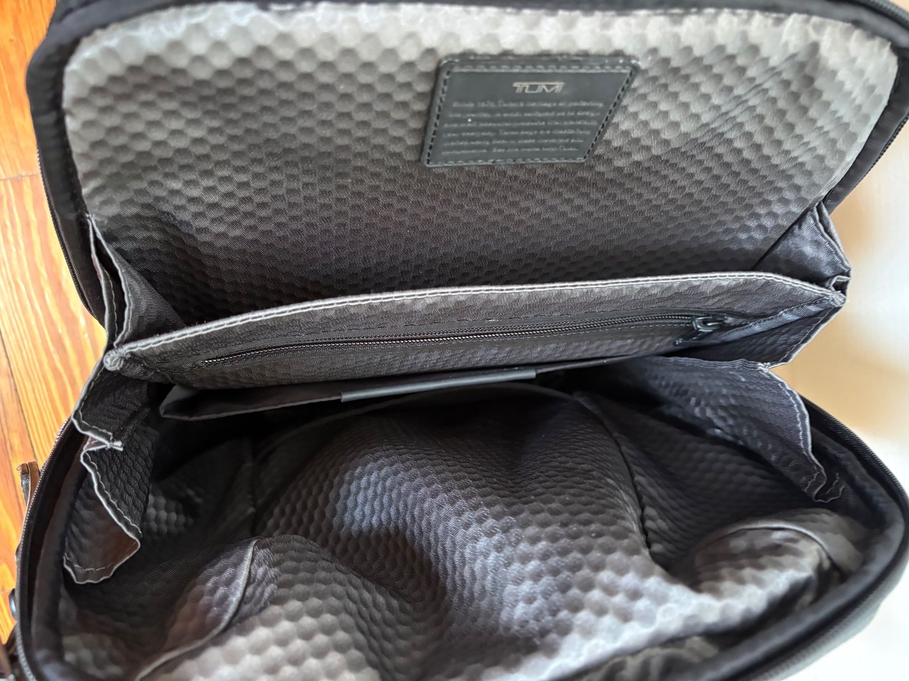 Tumi Zaini: TUMI Rucksack Nellis, NEU – Usato da Bussigny venduto da Oberschan67 4