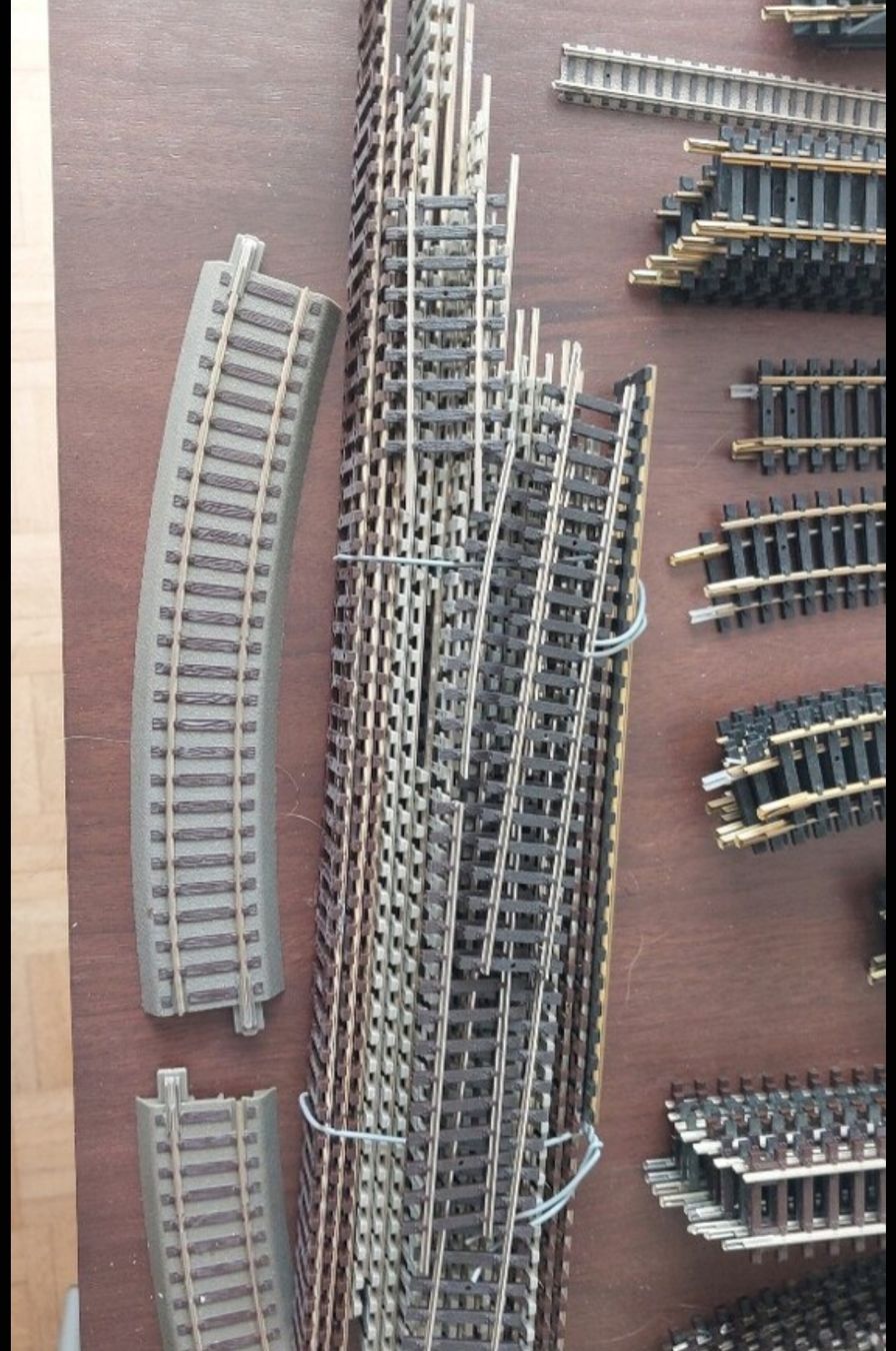 Modellini di ferrovie: Diverse Gleise H0 DC Gebraucht – Usato da Brügg BE venduto da Just_standing_here 2