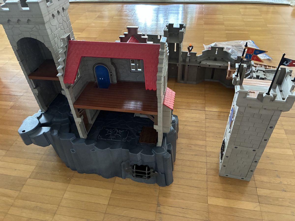 Playmobil Giocattoli: Playmobil Löwenritterburg gross – Usato da Stäfa venduto da Clandestino04 7