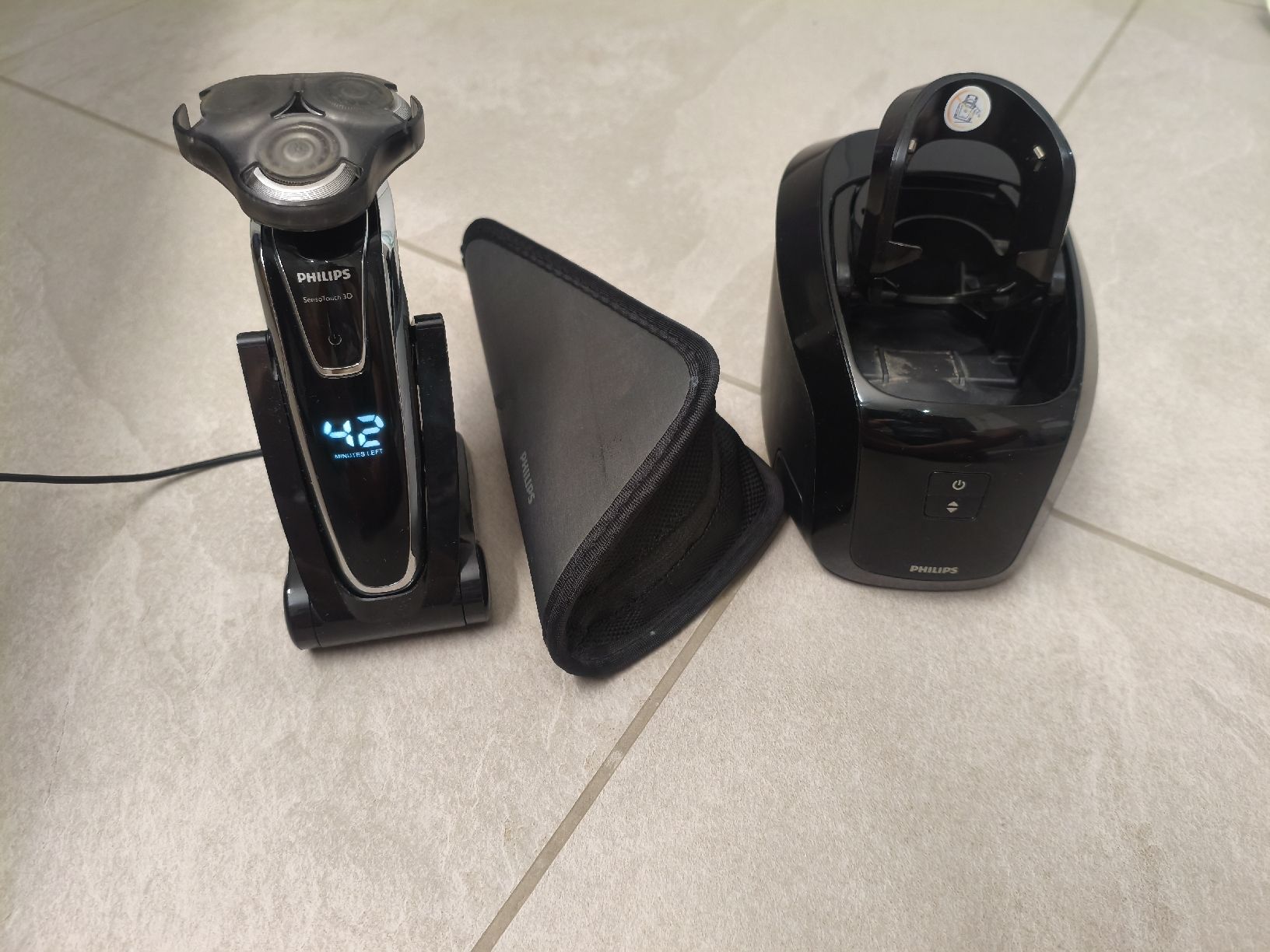 Philips Rasierapparate & Rasierklingen: Philips SensoTouch 3D – Gebraucht aus Wilchingen von zvirus