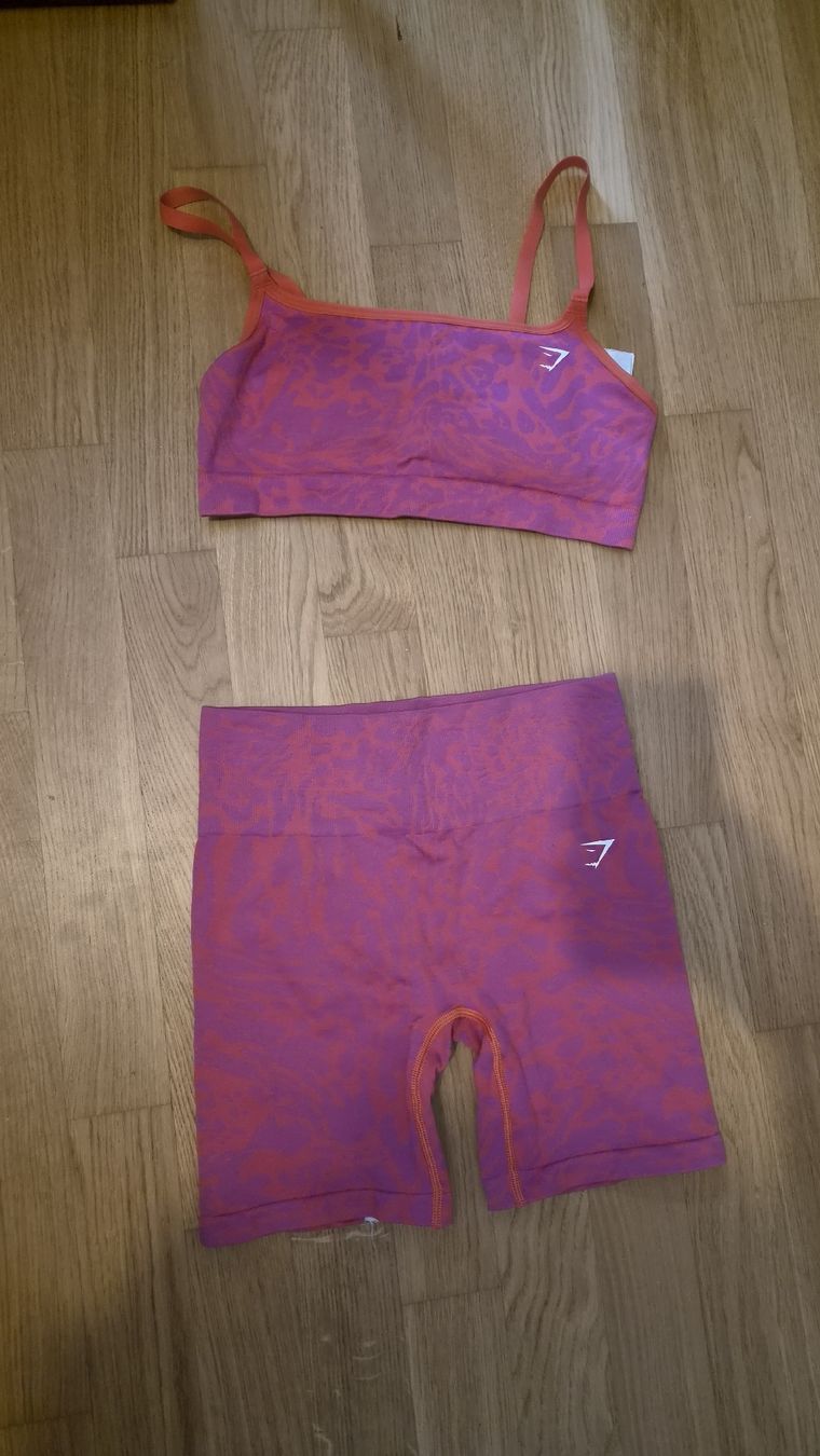 Gymshark Lotti di vestiti: ensemble de sport gymshark  – Usato da Orbe venduto da gar_b27k