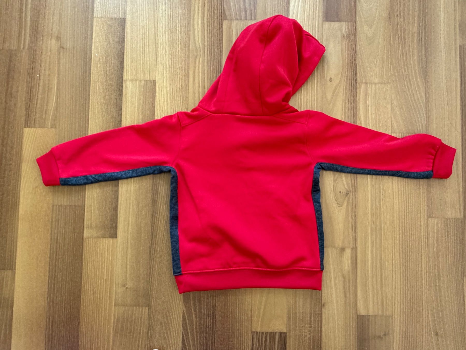 Nike Maglioni & Felpe: Nike Kapuzenpullover rot grau Grösse 86-92 – Usato da Buchs SG venduto da VintageHomeCH 1