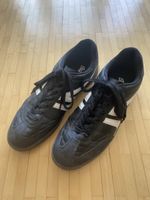 Schwarze Schuhe Grösse 45