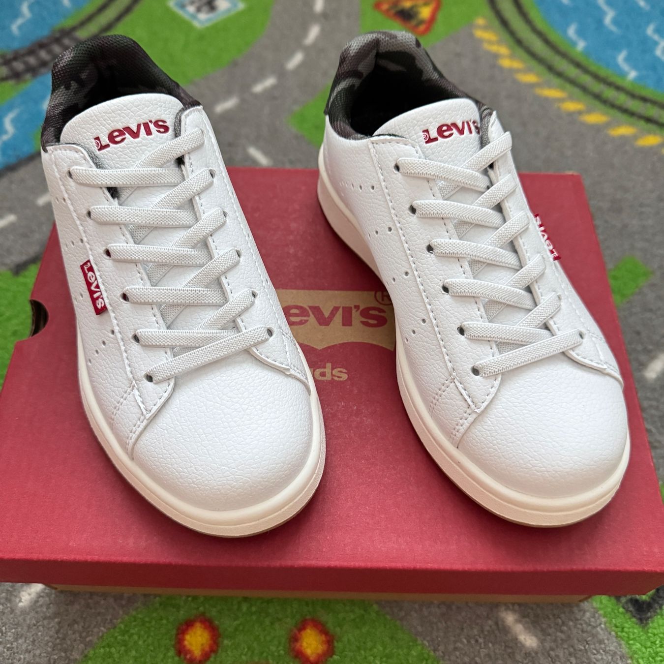 Levi's Scarpe per ragazzi: Levi's  Avenue Sneakers , Gr. 29, Neu – Nuovo e nell'imballaggio originale da Burgdorf venduto da ssv_9t9f