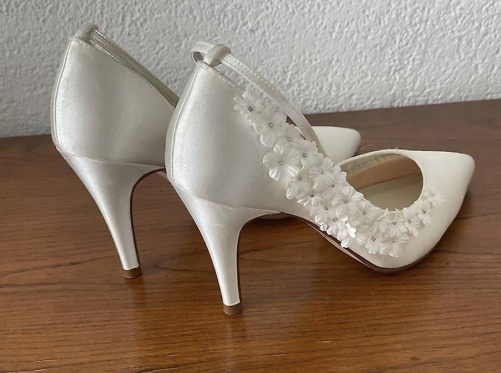Damenschuhe: Damenschuhe neu EU 37 – Gebraucht aus Bergdietikon von sbones 1