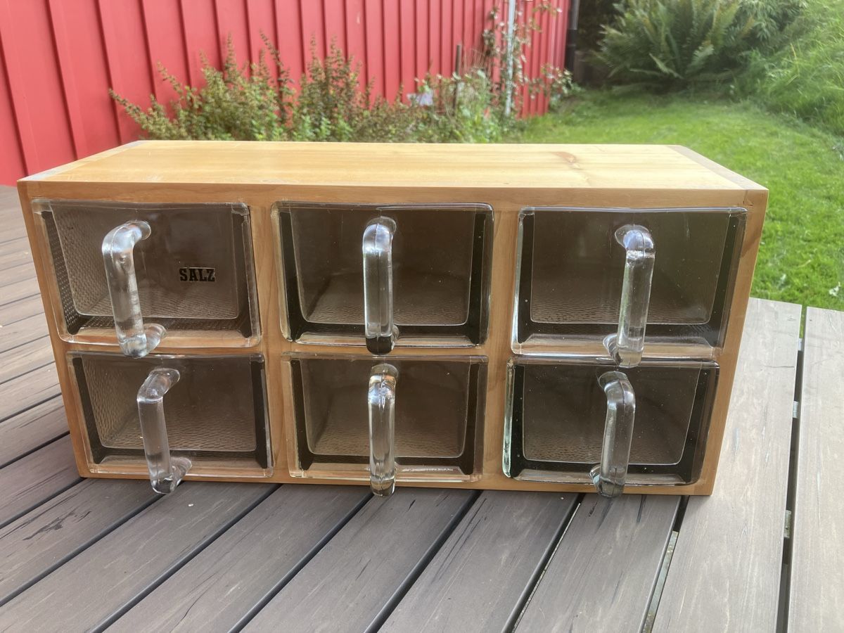 Cucine complete: Schüttenmöbel, Glasschubladen – Usato da Neftenbach venduto da 889095