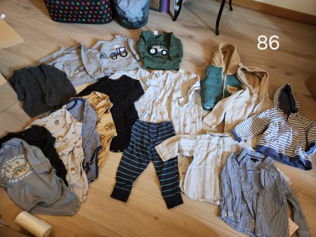 Kleiderpaket Junge Grösse 86