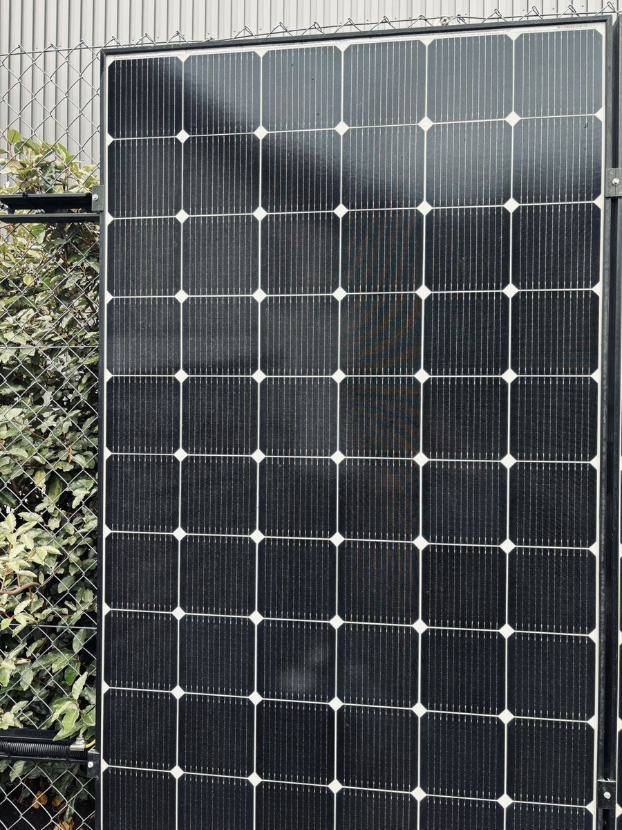 LG Dispositivi a energia solare: lg Solarpanel – Usato da meiringen venduto da Vlinder01