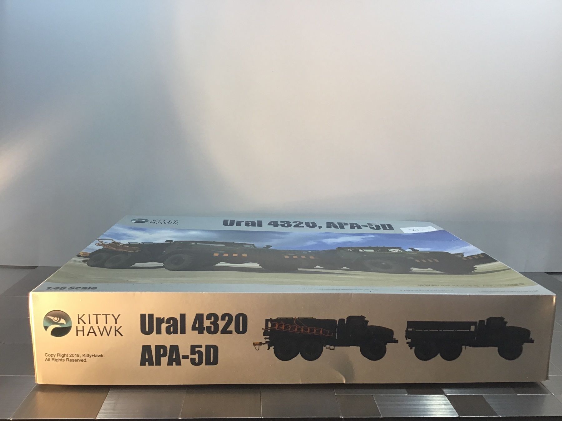 Kit di modellismo & Modellini statici: KITTY HAWK URAL 4320 APA-5D 1/48 – Usato da Männedorf venduto da Modellbau-wyss