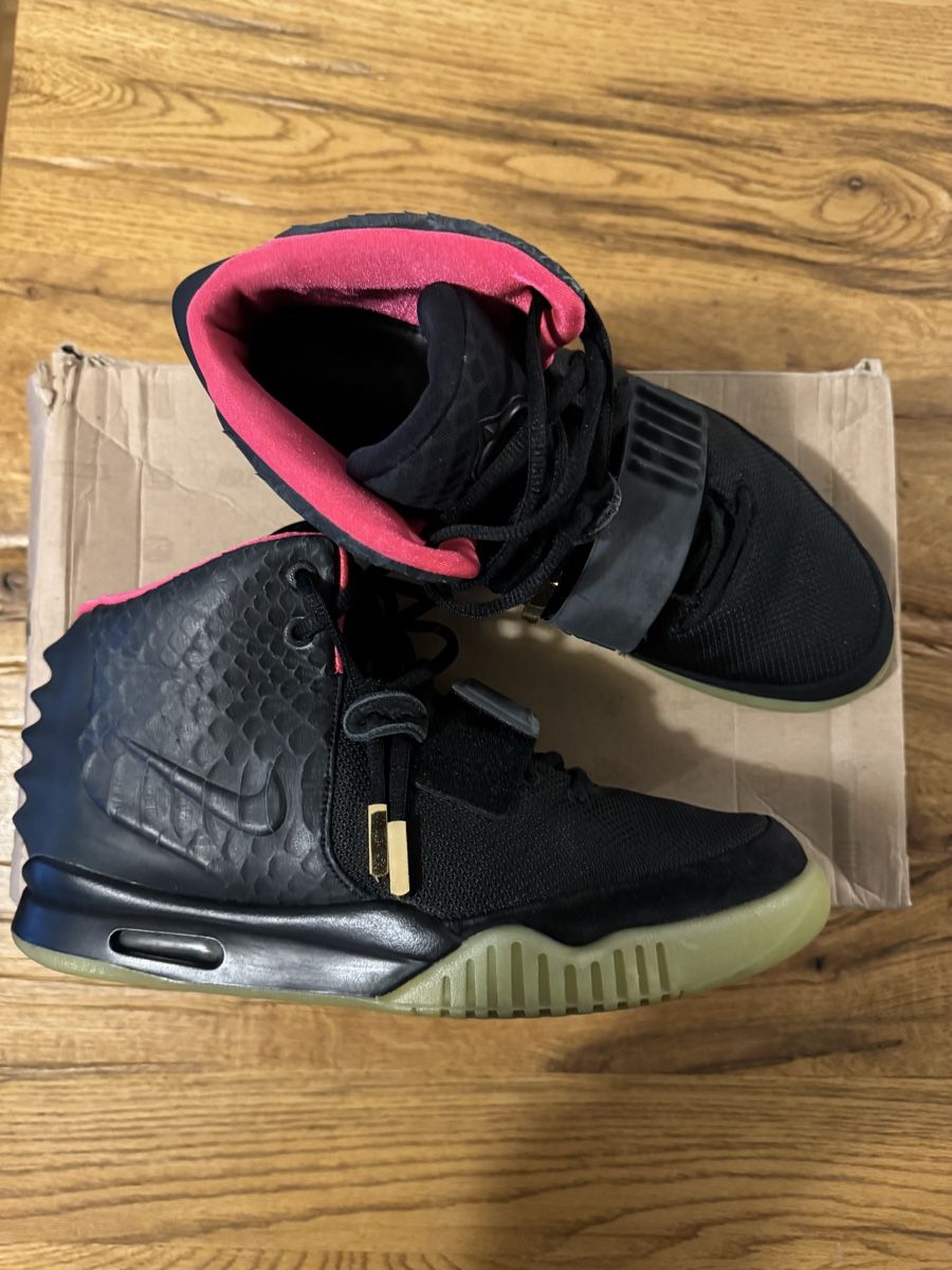 Nike Scarpe da uomo: Nike Air Yeezy 2 - Solar Red – Usato da Zürich venduto da sell_my_stuff 1
