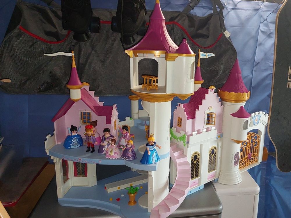  Playmobile Schloss mit Prinzessin,König Figuren und uvm. (Gebraucht) in Bildidee 