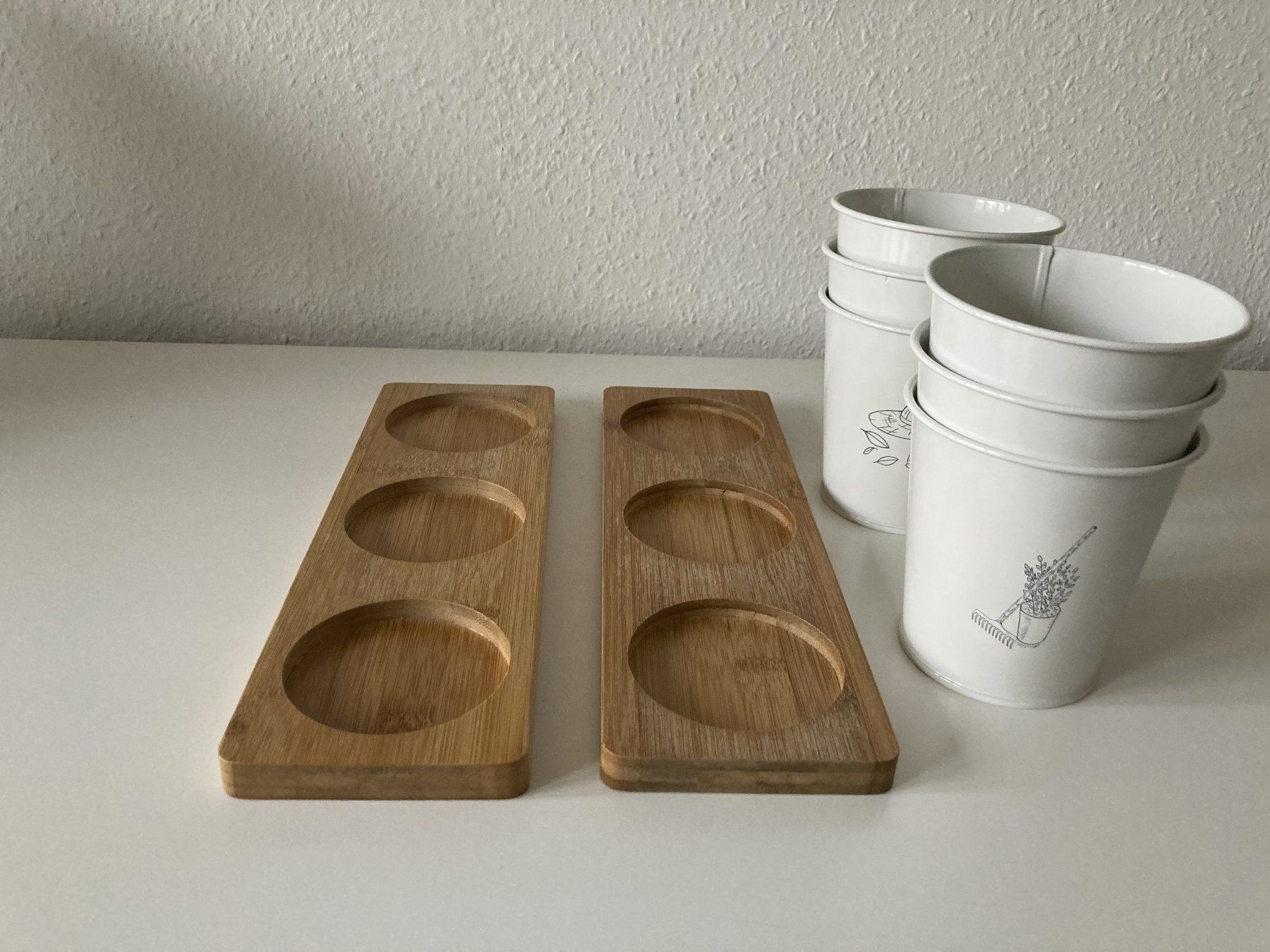 Vasi per fiori: Ensemble Petits Cache-Pots avec support en bambou – Usato da Lausanne venduto da Chips_1 3