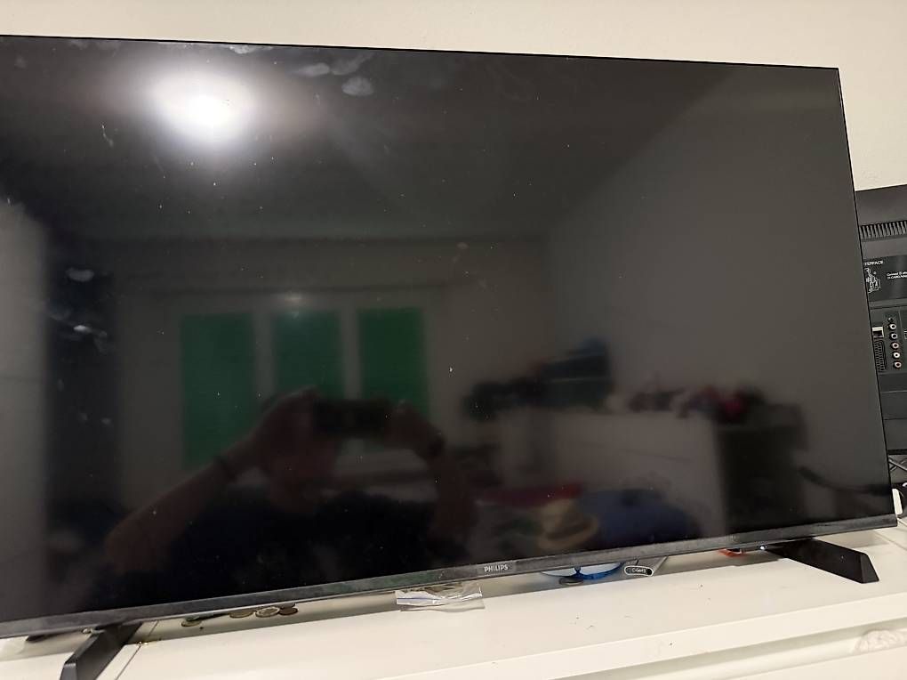 Appareils TV: Philips Smart Tv mit Ambilights – D'occasion à Reinach AG par SarahJaneHug