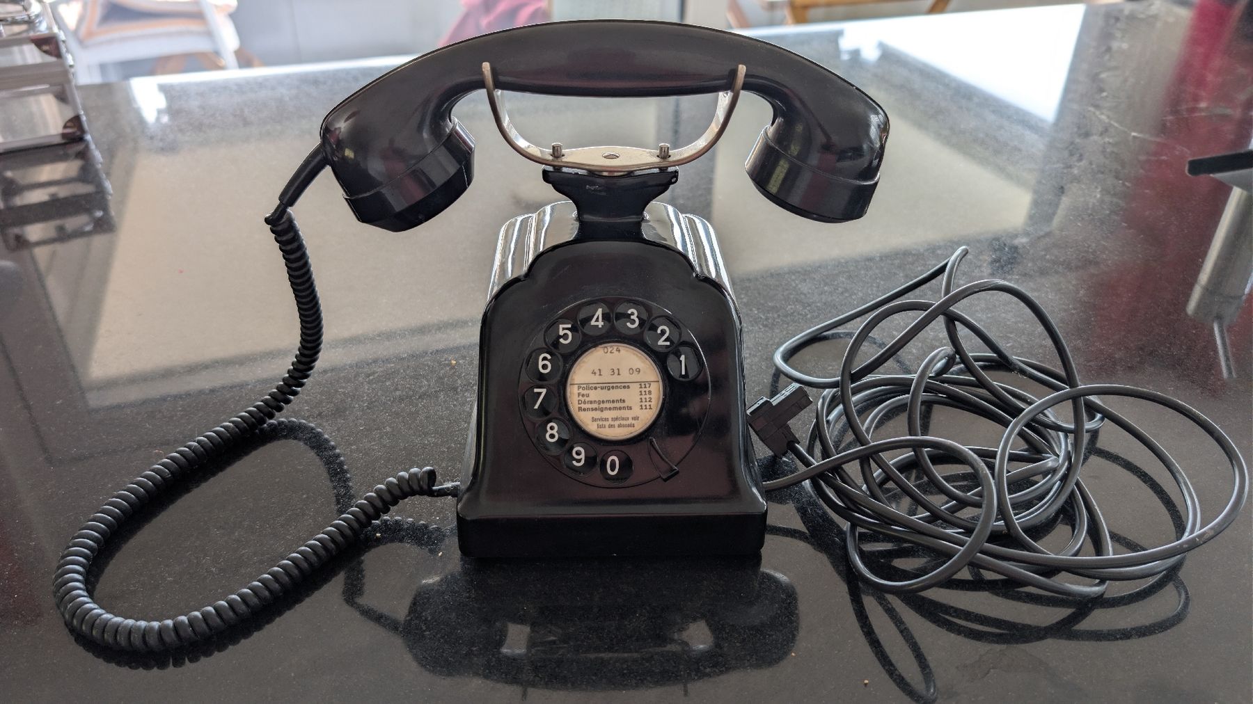 Swisscom Téléphones: Telefon Vintage PTT 1929 Bakelit – D'occasion à Rodels par foto_cri_mel