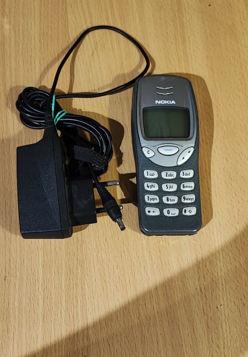 Nokia Telefoni cellulari / Smartphones: Retro Vintage Nokia 3210 – Usato da Zollikofen venduto da zar_j67f 1