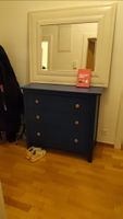Hemnes blau bemalt mit Schubladenknäufen aus Massivholz
