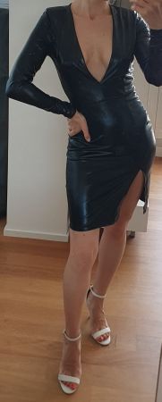 Kleid schwarz in Lackoptik, Gr. 34 Club L