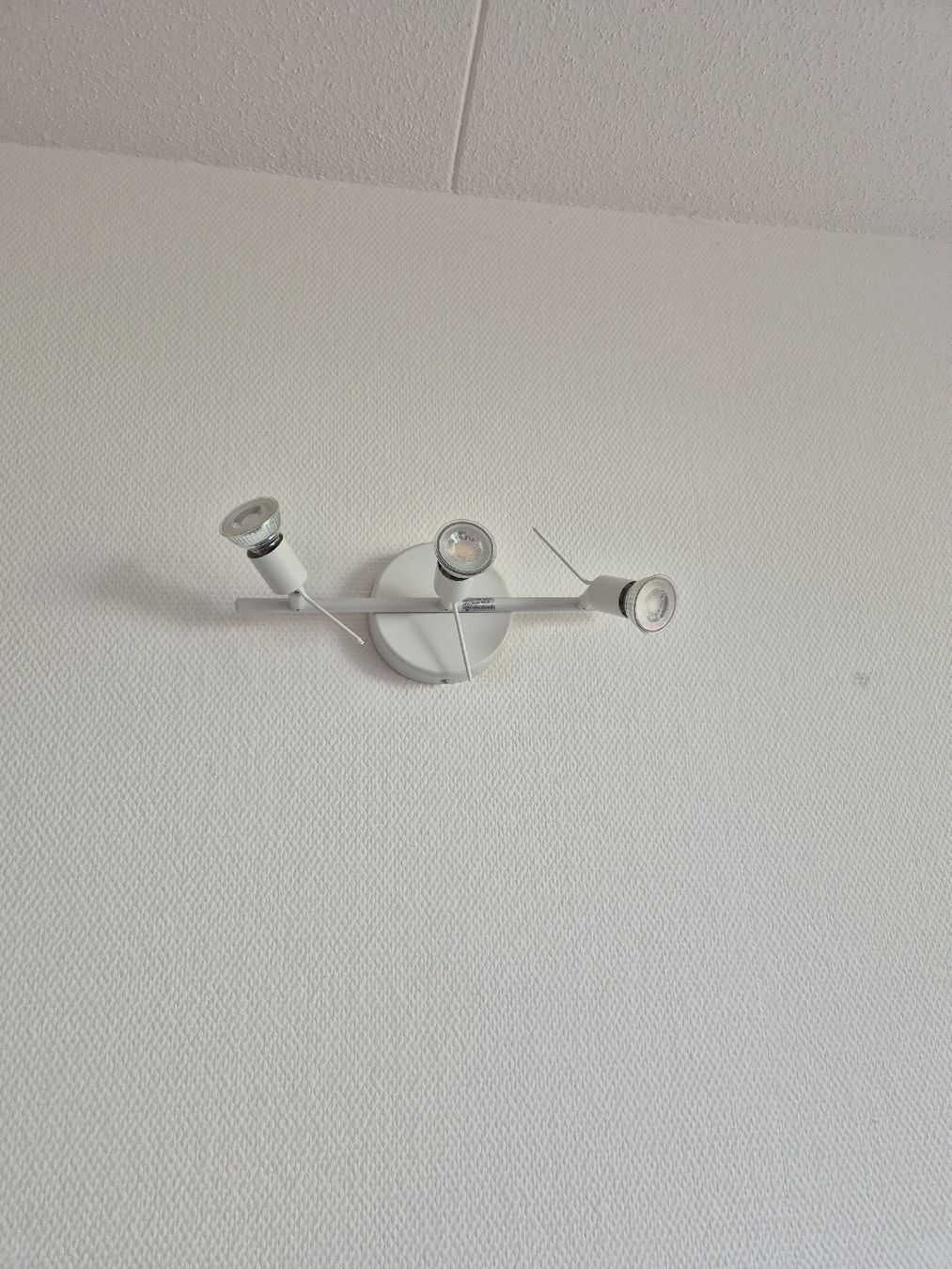 Ikea Lustres & lampes de plafonds: Ikea Lampe weiss Deckenspots – D'occasion à Zürich par jkaufmann93 1