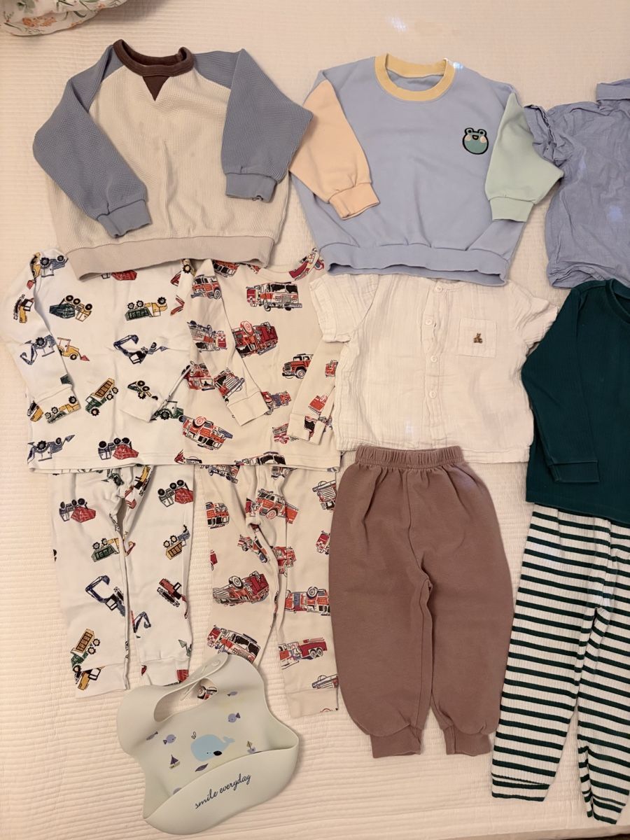 Lotti & Set di vestiti: Boys' Outfit Bundle 18-24 months  – Usato da Meyrin venduto da yej_w8lz 1