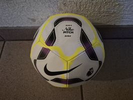 Nike Pitch 2024 / 2025 Fussball, neu