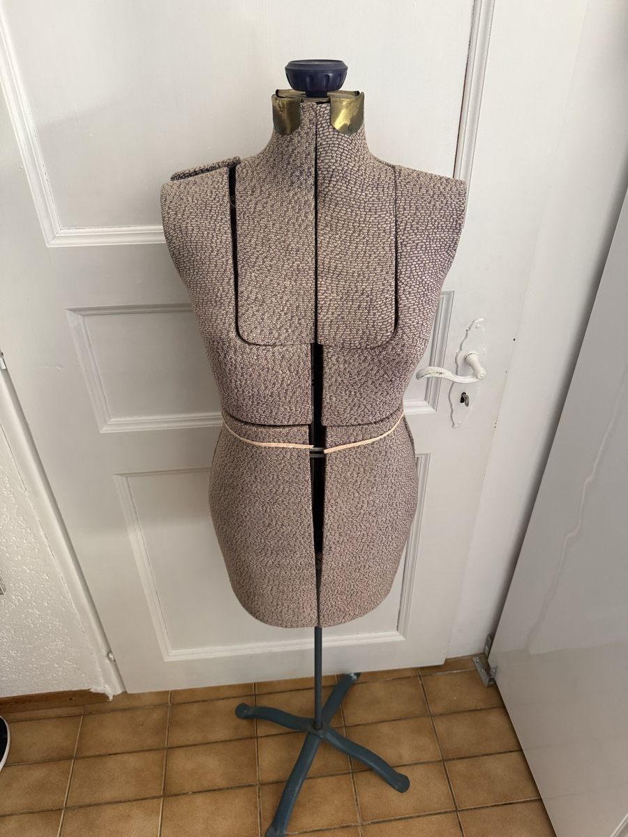 Allestimento di negozi e stand fieristici: Mannequin de couture réglable, buste, bon état – Usato da Tolochenaz venduto da adr_dj58 2