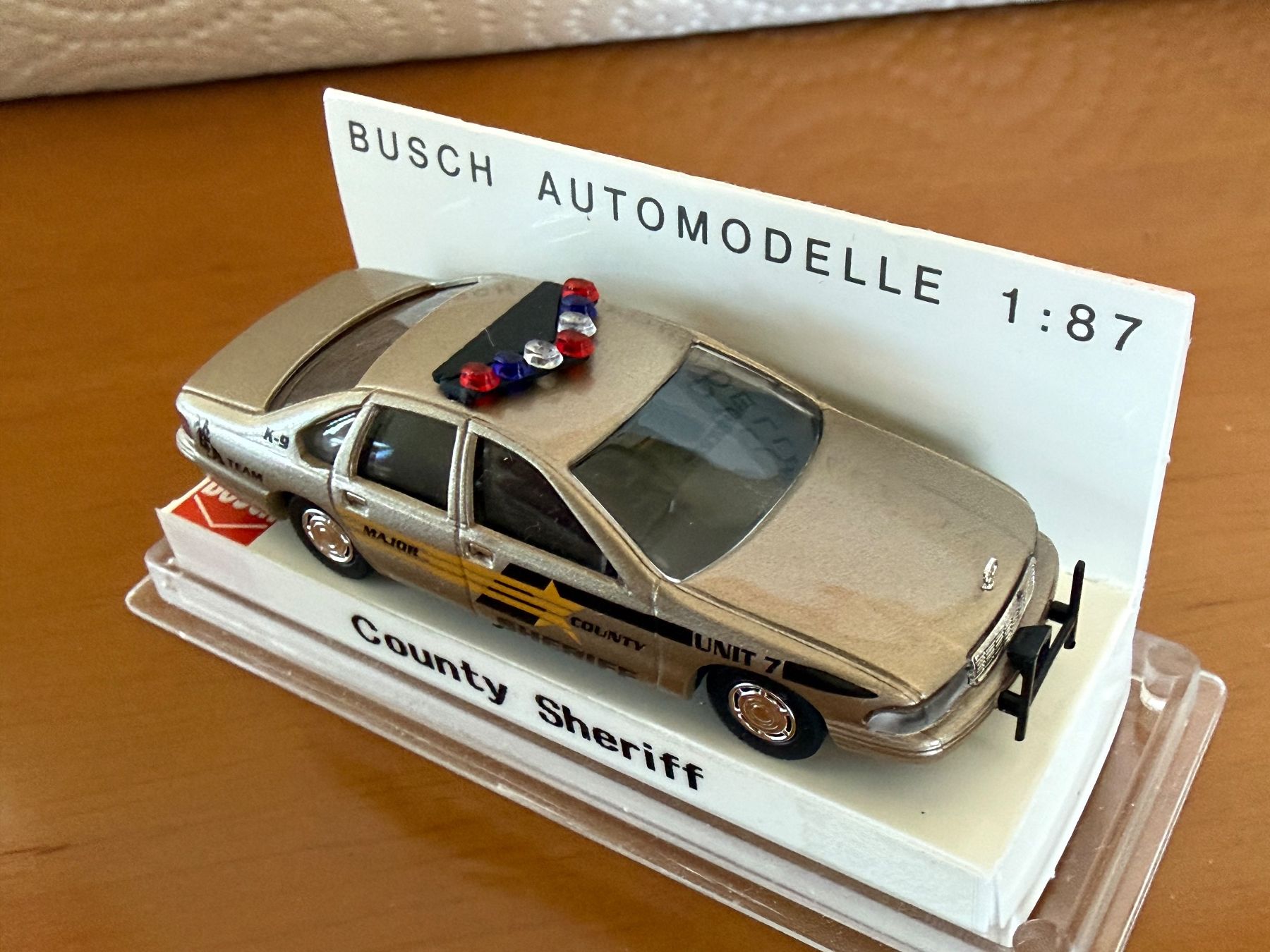 Busch Modellini d'auto: Busch US County Shérif 1/87 – Nuovo e nell'imballaggio originale da Morrens VD venduto da YannD02 2