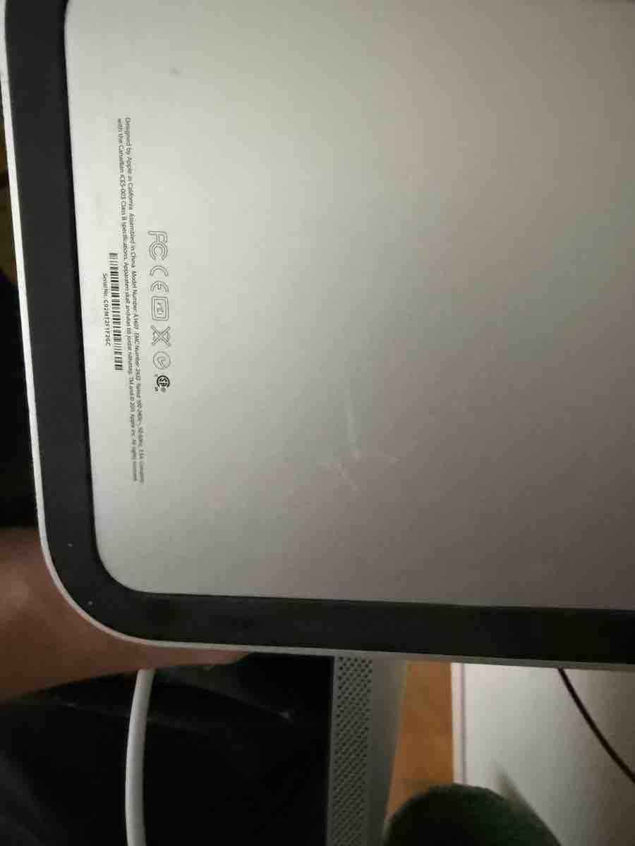 Apple Monitor: Apple Thunderbolt Display 27" (A1407) + Apple Magic Keyboard – Usato da Zürich venduto da egg_NLL33 1