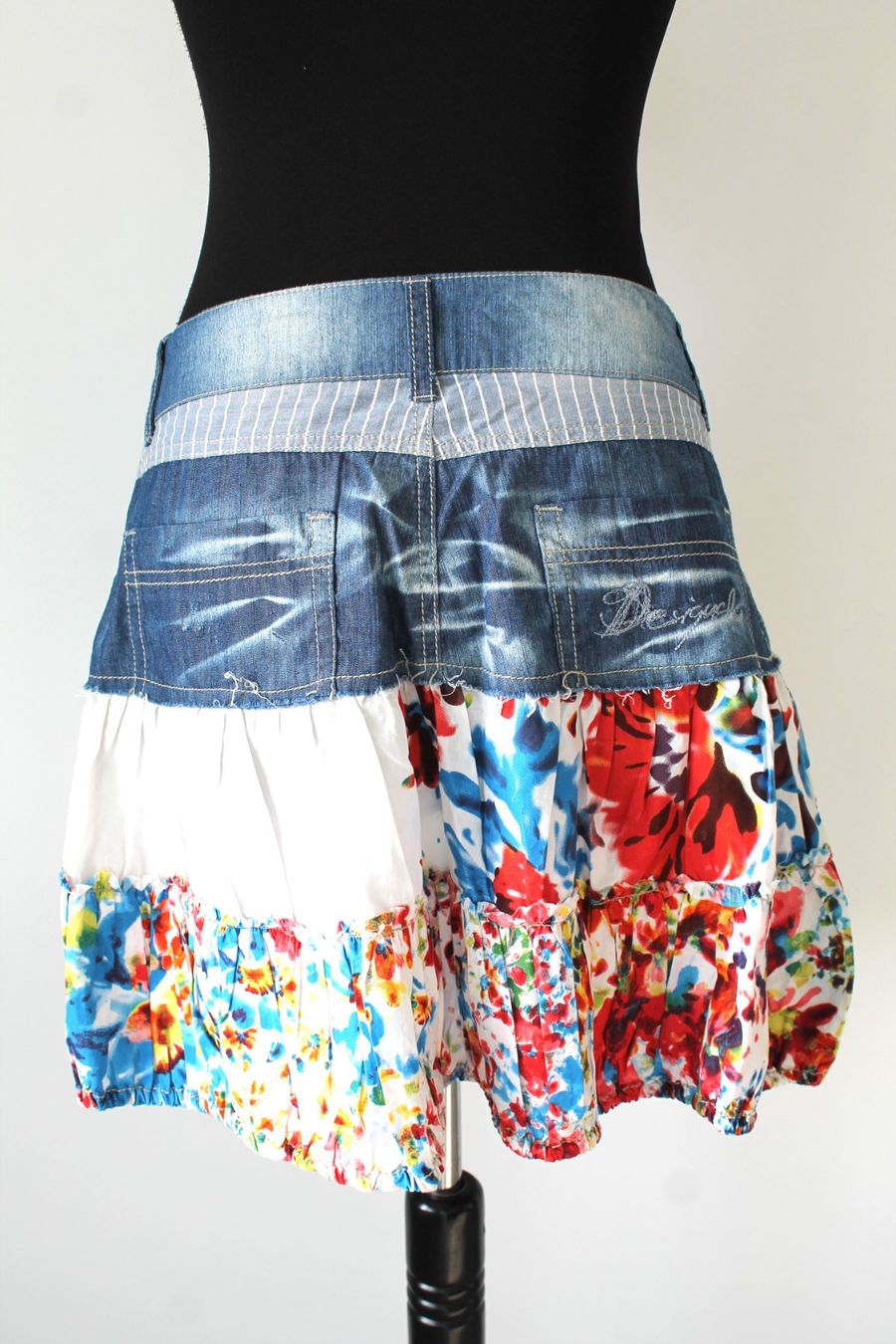 Desigual Gonne: Jupe DESIGUAL taille 38 – Usato da Chez-le-Bart venduto da jasse 1