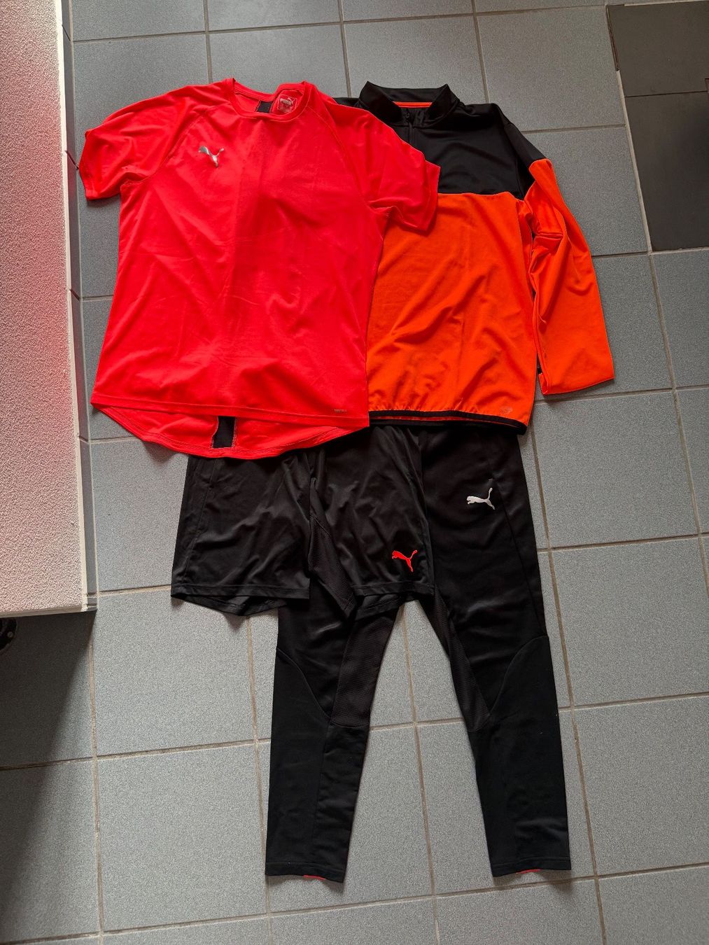 Puma Lotti di vestiti: Puma Sportkleider Set – Usato da Worb venduto da le_castor