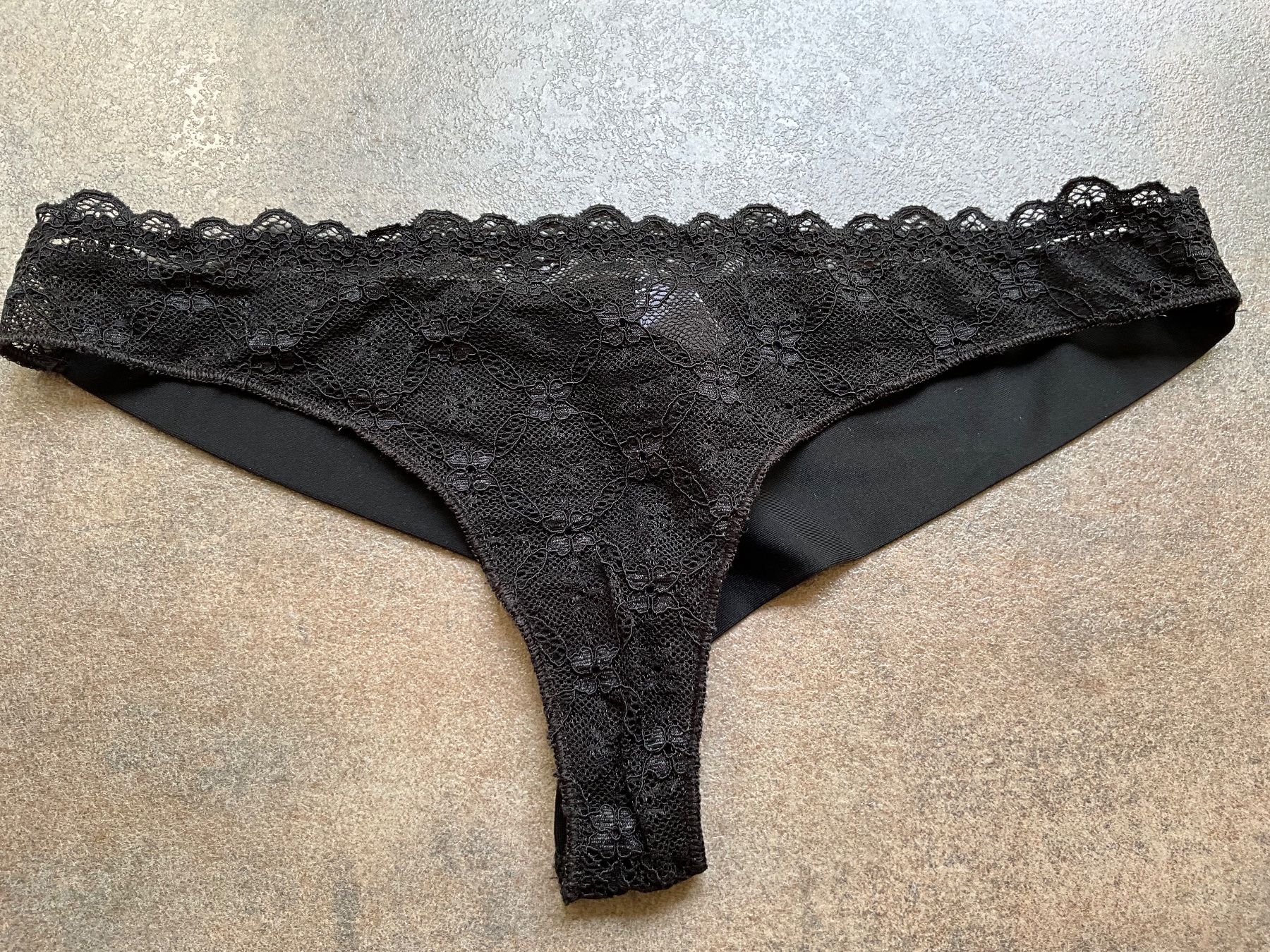 Intimissimi Altra biancheria intima: String Intimissimi Damen Farbe schwarz Neuwertig Größe M – Usato da Basel venduto da elster1986