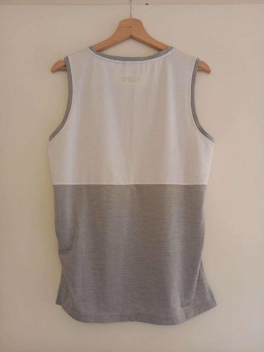 Fila T-shirt: Débardeur de sport – Nuovo (secondo la descrizione) da Courtelary venduto da ana_nt6s 1