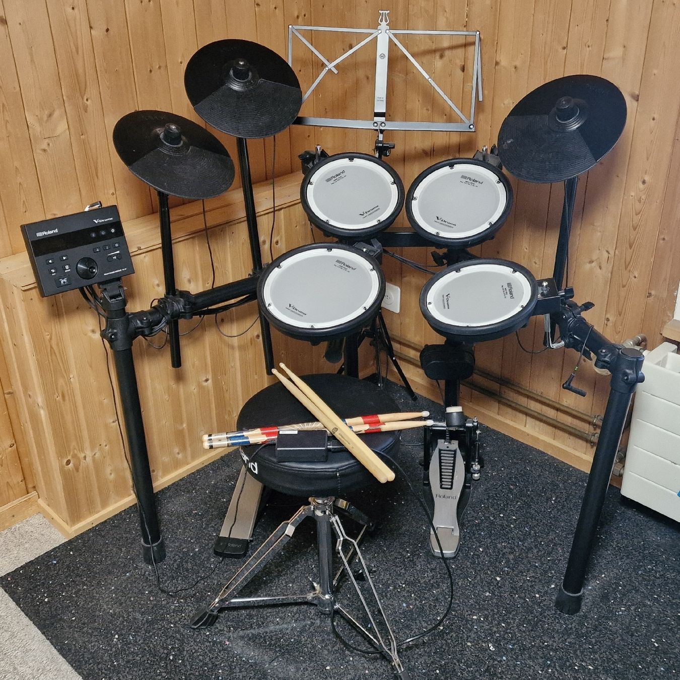 Roland Musikinstrumente: Roland V-Drums TD-07 E-Drum Set – Gebraucht aus Zuzwil BE von Fiu