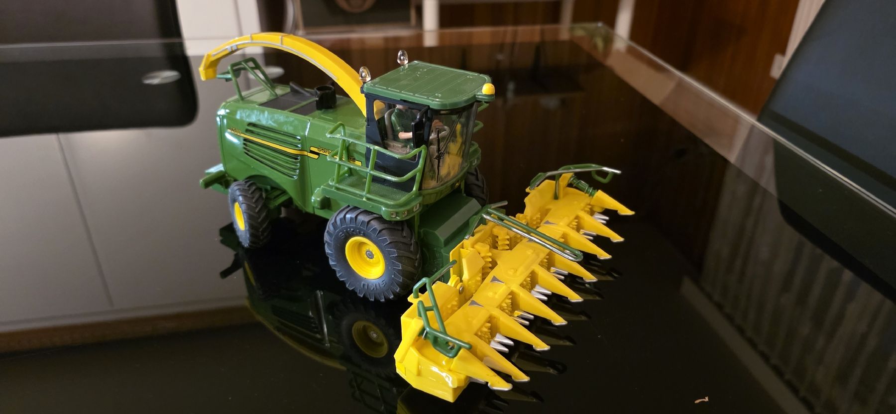 Kit di modellismo & Modellini statici: John Deere 7500 Häcksler – Usato da Rüti b. Büren venduto da Thoko