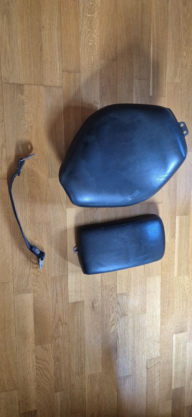 Yamaha Tutti i ricambio per moto: Yamaha XVS 650 Orginalsattel + Soziussattel. – Usato da Seewis-Pardisla venduto da Dyamii 2