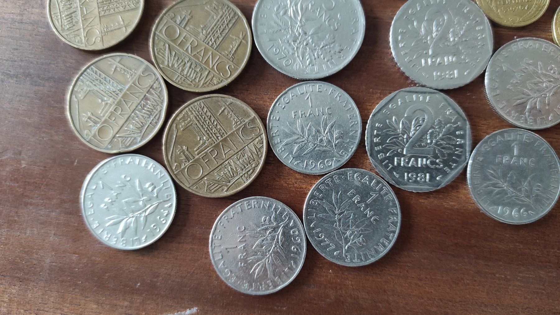 Tutti le monete: Francs, div. alte Münzen – Usato da Baar venduto da Cooltango 1