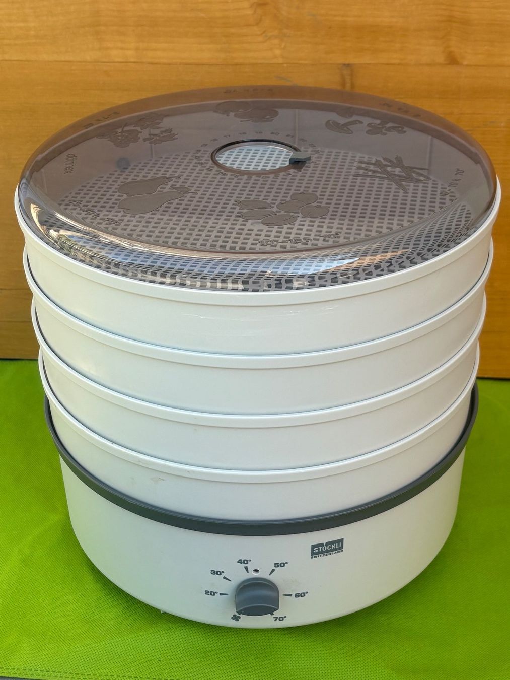 Stöckli Elettrodomestici da cucina: STÖCKLI DÖRREX mit 4 Dörrgitter – Usato da Wil SG venduto da rolandsflohland