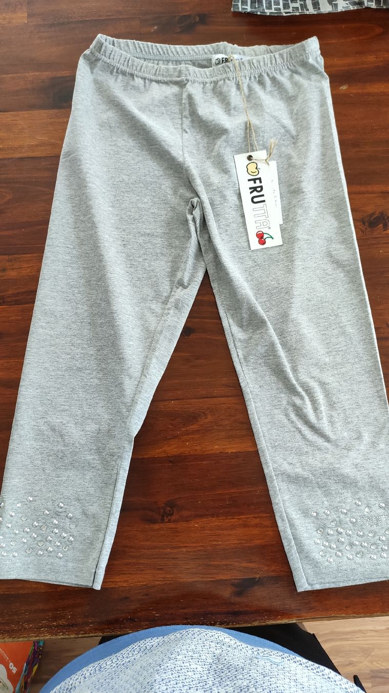 Strümpfe & Strumpfhosen: Neu Leggins, Grau, Grösse 152 – Neu und originalverpackt aus Wohlen AG von art_9qvl