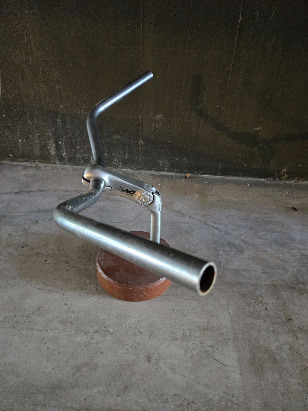 Pezzi di ricambio: Guidon vélo et potence sur support bois – Usato da Genève venduto da xso_dm5n 1