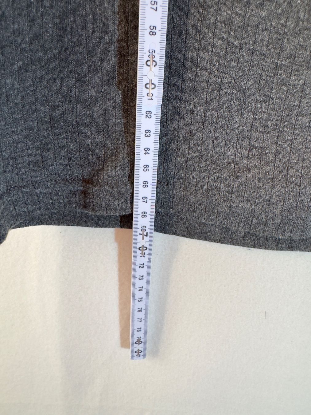 Top: Graues Shirt Gr. M – Usato da Grosswangen venduto da second_hand_dress 1