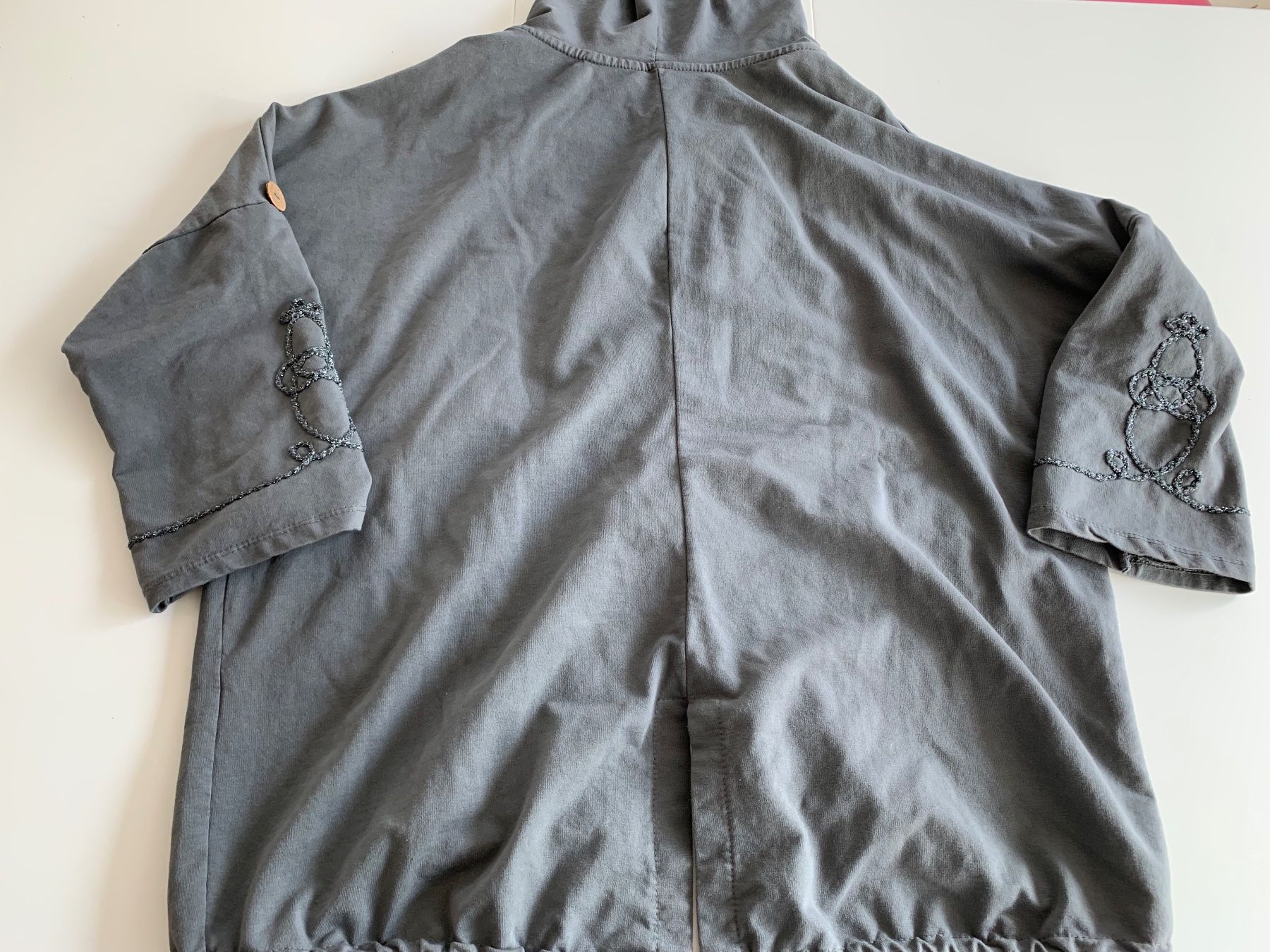 Giacche: AG-25 mega coole Oversize Jacke grau raffiniert – Usato da Meiringen venduto da snahhanssnah 3