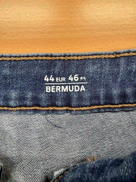 C&A Jeans: Jeans Shorts, Grösse 44 – Usato da Gamsen venduto da Jessi_Booh 1